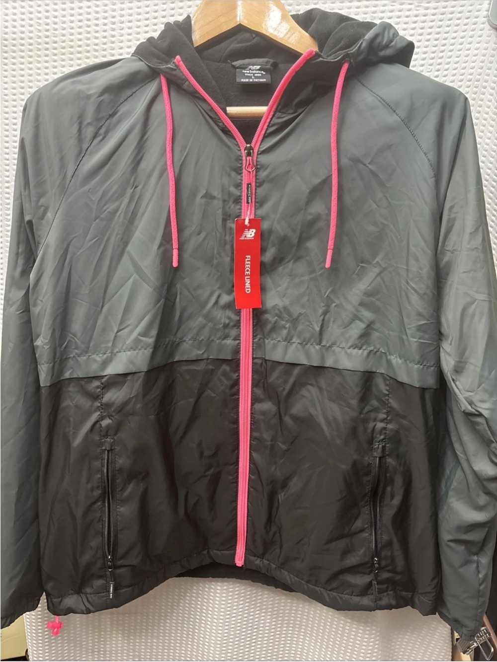 NWT Women’s New Balance Fleece Lined Windbreaker Sz Large